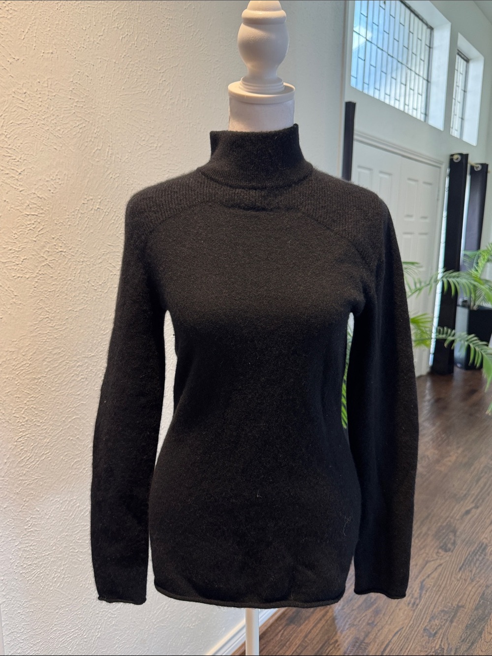 Kokun Women's Black Turtleneck Sweater - Classic Cashmere Knit